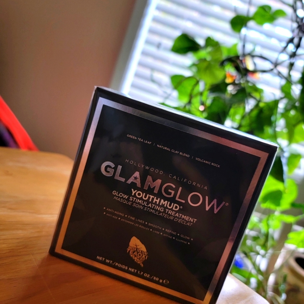 NIB GLAMGLOW Youth Mud